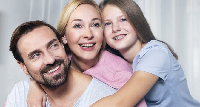 Familienbild mit Vater, Mutter und Tochter